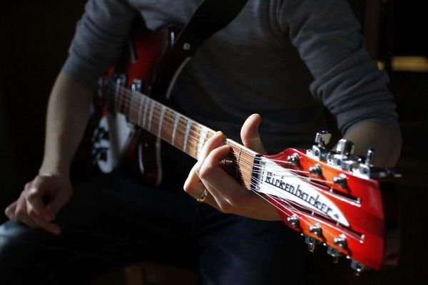 How to Practice Guitar to Get Better Faster