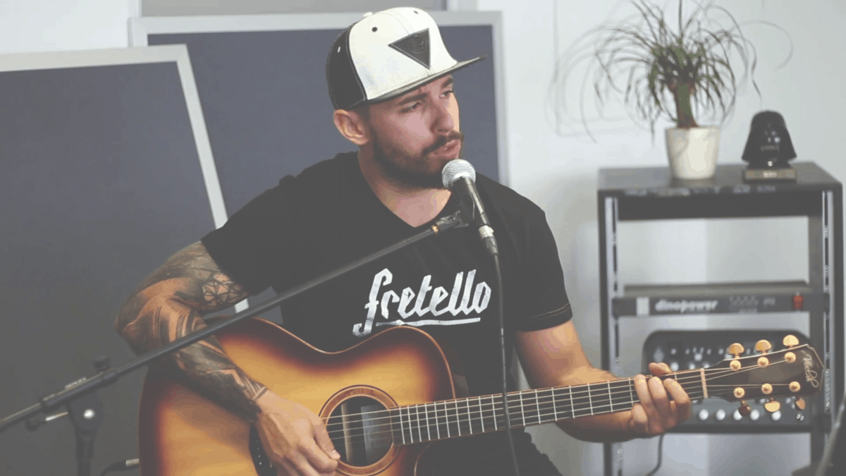 How to Play 100 Guitar Songs With 4 Chords